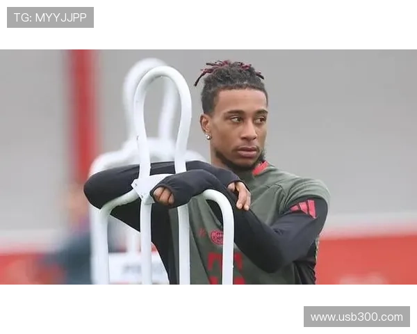 奥利塞训练场佩戴大钻石耳钉造型再引发热议 奥利塞训练场佩戴大钻石耳钉造型再引发热议